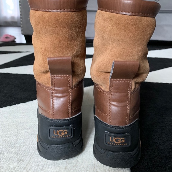 Little Kid’s Ugg Butte / Adirondack - Size 13 - Picture 6 of 9